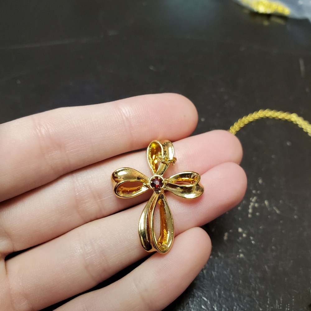 Avon cross necklace - Picture 2 of 6